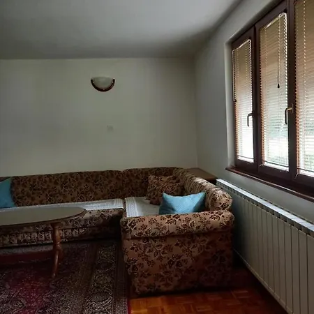 Holiday Zbilje Ferienhaus *